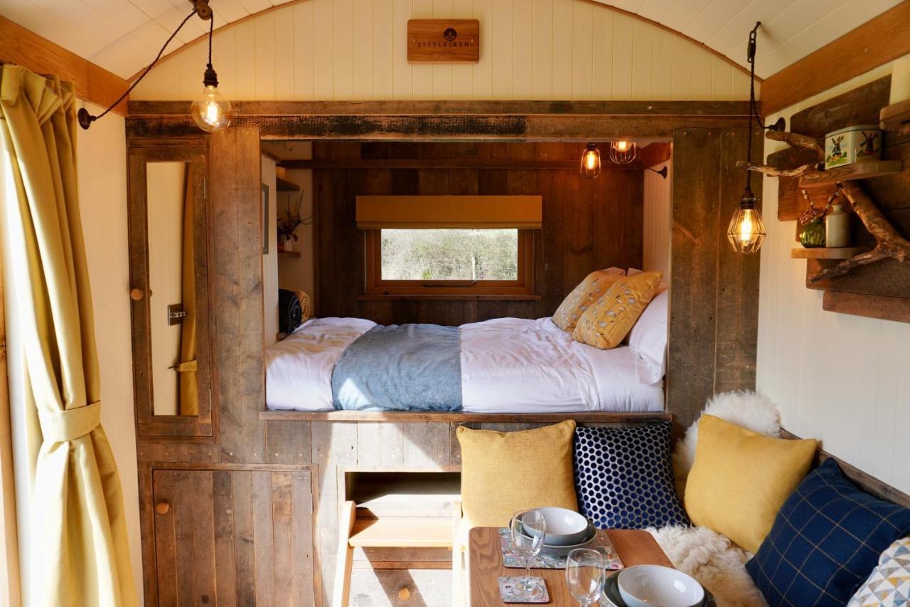 Вилла Little Ash Glamping - Luxury Shepherd'S Huts Ньютон Эбэт Экстерьер фото