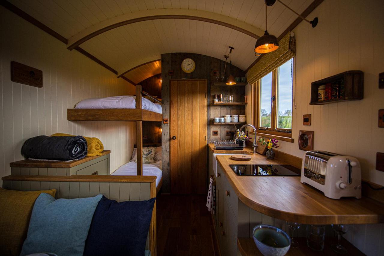 Вилла Little Ash Glamping - Luxury Shepherd'S Huts Ньютон Эбэт Экстерьер фото